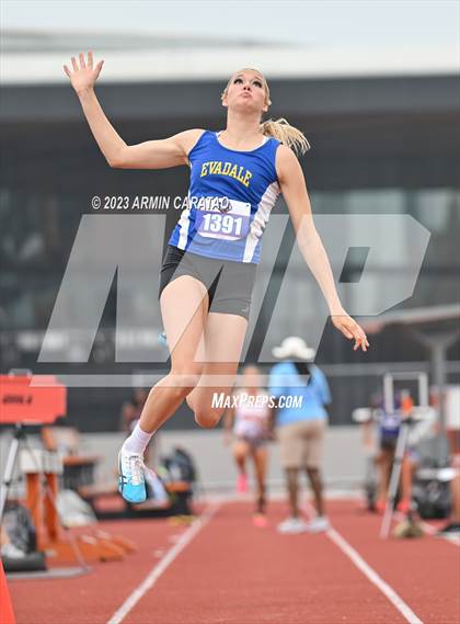 Thumbnail 2 in UIL 2A Track & Field Finals  photogallery.