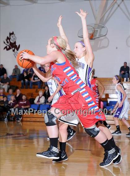 Thumbnail 2 in Central vs. Massac County (IHSA Class 2A Sectional Semi-Final) photogallery.