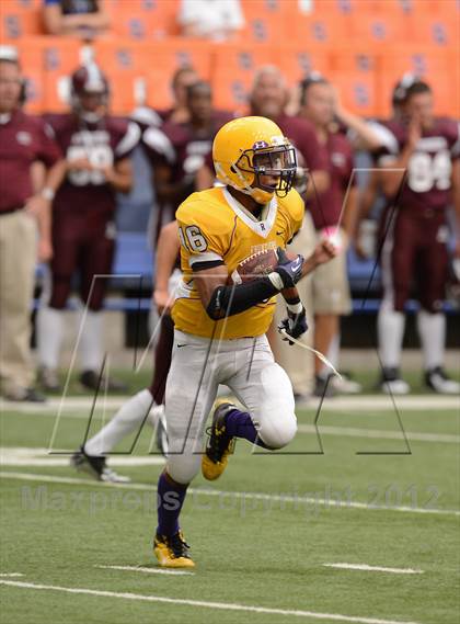 Thumbnail 2 in Auburn @ Riverside (Kickoff Classic) photogallery.