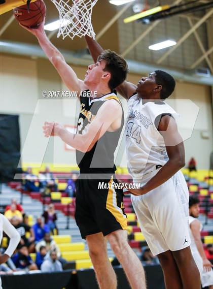 Thumbnail 3 in Cesar Chavez vs Clark (Hoophall West) photogallery.