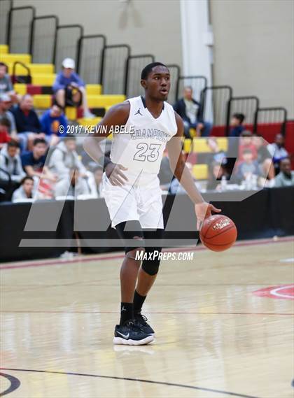 Thumbnail 3 in Cesar Chavez vs Clark (Hoophall West) photogallery.