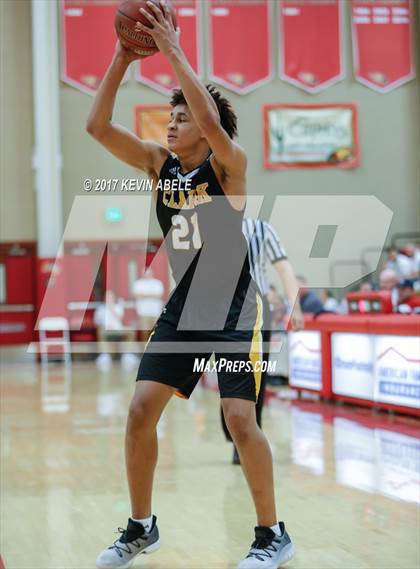 Thumbnail 1 in Cesar Chavez vs Clark (Hoophall West) photogallery.
