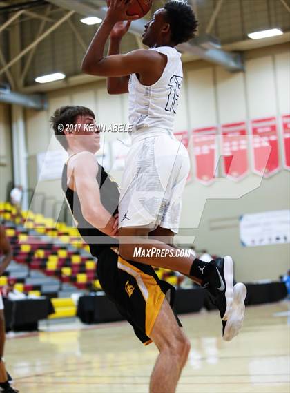 Thumbnail 2 in Cesar Chavez vs Clark (Hoophall West) photogallery.
