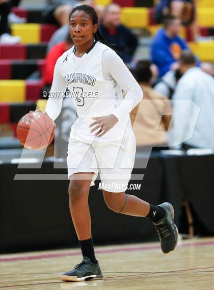 Thumbnail 1 in Cesar Chavez vs Clark (Hoophall West) photogallery.