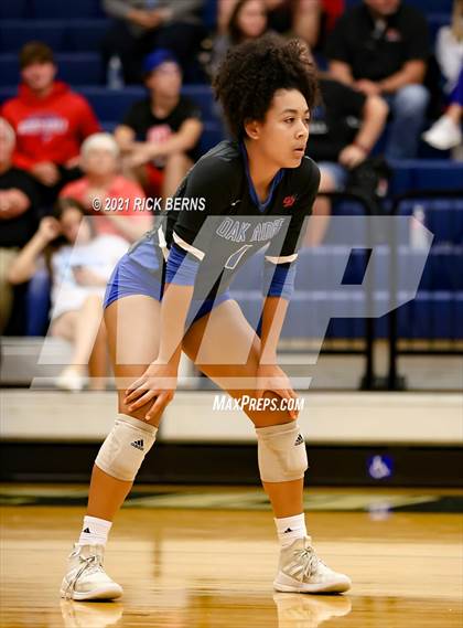Thumbnail 2 in College Park vs Oak Ridge photogallery.