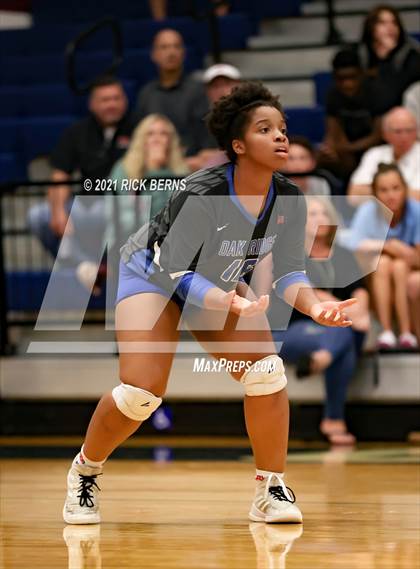 Thumbnail 1 in College Park vs Oak Ridge photogallery.