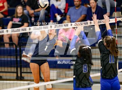 Thumbnail 1 in College Park vs Oak Ridge photogallery.