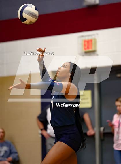 Thumbnail 2 in College Park vs Oak Ridge photogallery.