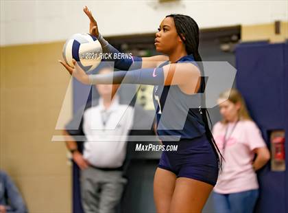 Thumbnail 1 in College Park vs Oak Ridge photogallery.