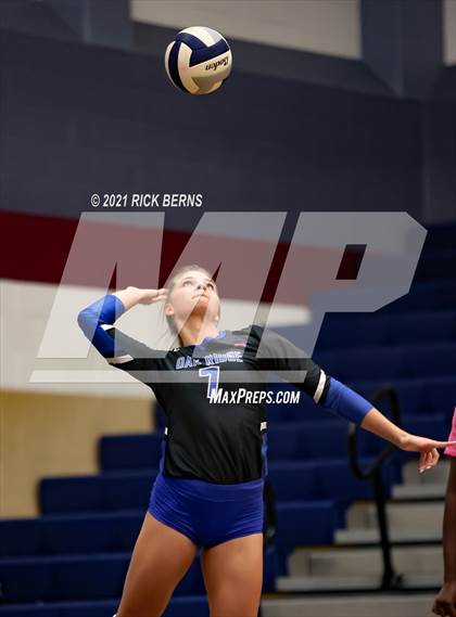 Thumbnail 1 in College Park vs Oak Ridge photogallery.