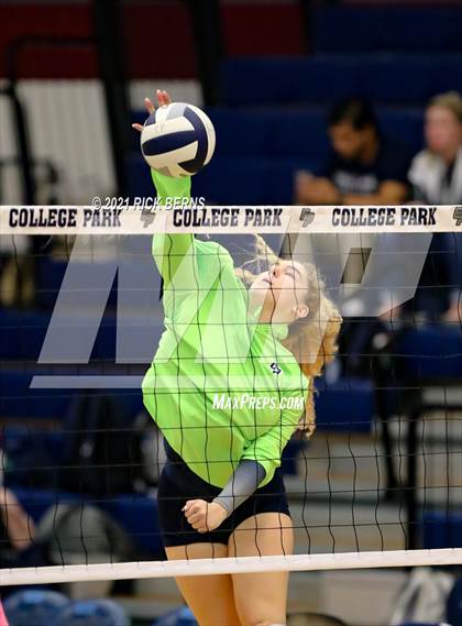 Thumbnail 2 in College Park vs Oak Ridge photogallery.