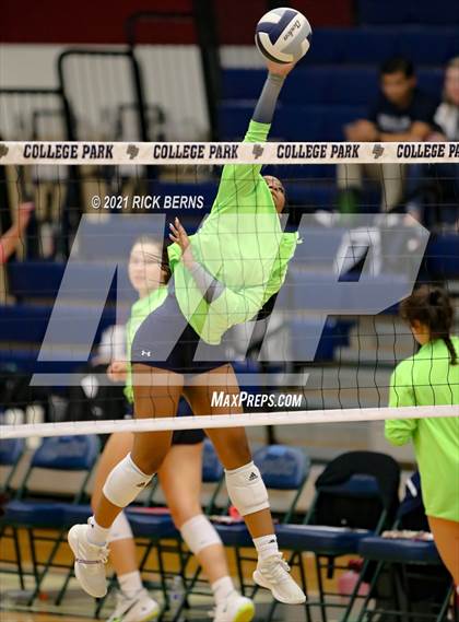 Thumbnail 3 in College Park vs Oak Ridge photogallery.