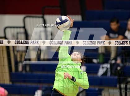 Thumbnail 1 in College Park vs Oak Ridge photogallery.