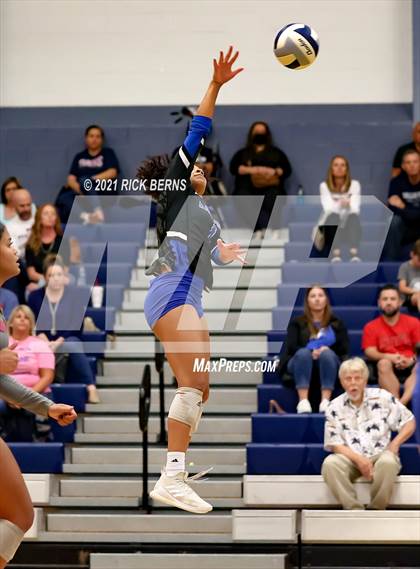 Thumbnail 1 in College Park vs Oak Ridge photogallery.