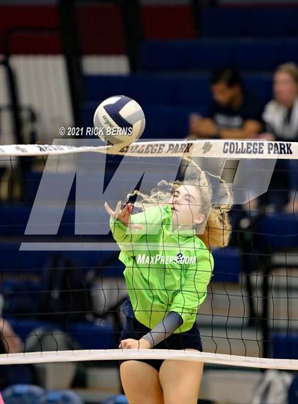 Thumbnail 3 in College Park vs Oak Ridge photogallery.