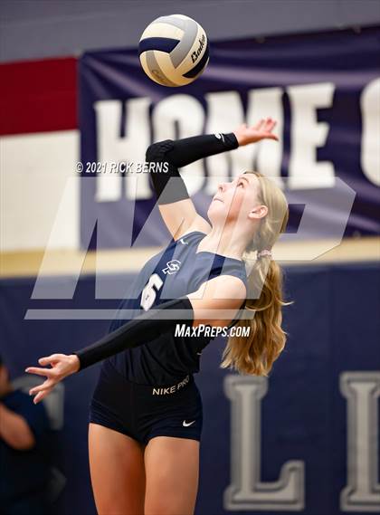 Thumbnail 2 in College Park vs Oak Ridge photogallery.
