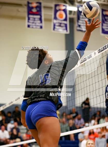 Thumbnail 2 in College Park vs Oak Ridge photogallery.
