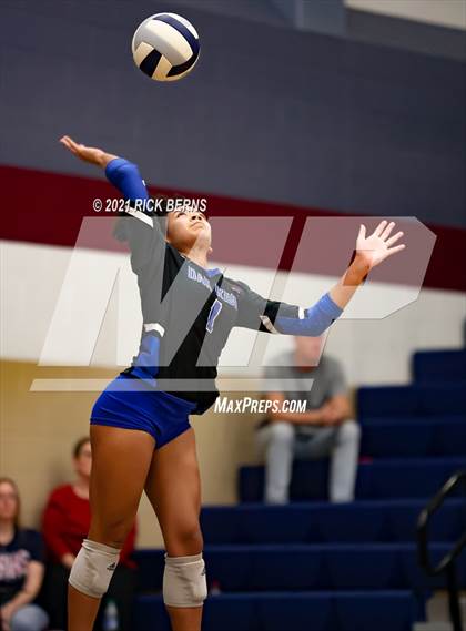 Thumbnail 3 in College Park vs Oak Ridge photogallery.