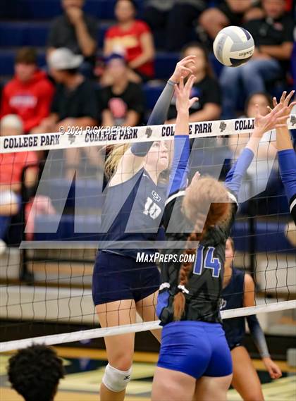 Thumbnail 2 in College Park vs Oak Ridge photogallery.