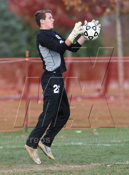 Thumbnail 2 in Hamden @ Glastonbury (CIAC Class LL 1st Round) photogallery.
