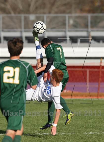 Thumbnail 2 in Hamden @ Glastonbury (CIAC Class LL 1st Round) photogallery.
