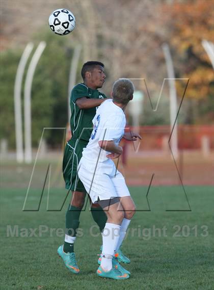 Thumbnail 2 in Hamden @ Glastonbury (CIAC Class LL 1st Round) photogallery.