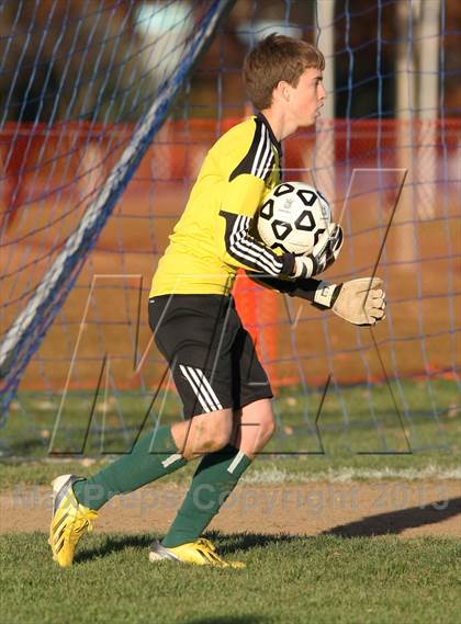 Thumbnail 2 in Hamden @ Glastonbury (CIAC Class LL 1st Round) photogallery.