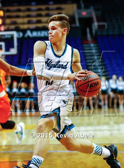 Thumbnail 3 in Corona del Sol vs Highland (Hoopin' it Up at the Arena) photogallery.