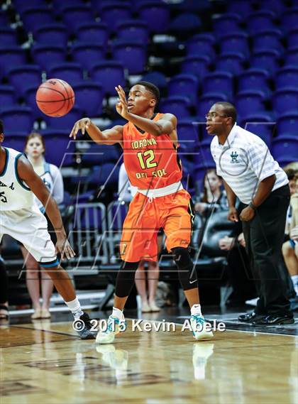 Thumbnail 3 in Corona del Sol vs Highland (Hoopin' it Up at the Arena) photogallery.