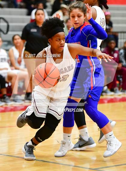 Thumbnail 3 in Fort Bend Kempner vs Leander (Mira's Texas Riviera Tournament) photogallery.