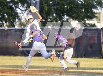 Thumbnail 2 in Spoto vs. East Bay (FHSAA 5A District 8 Final) photogallery.