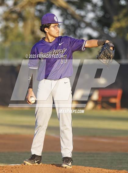 Thumbnail 1 in Spoto vs. East Bay (FHSAA 5A District 8 Final) photogallery.