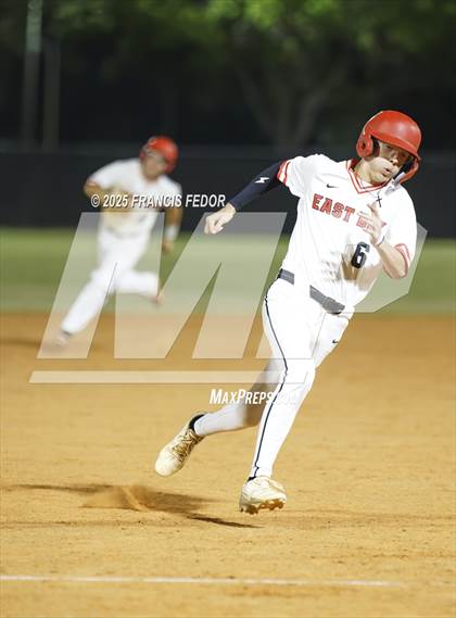 Thumbnail 2 in Spoto vs. East Bay (FHSAA 5A District 8 Final) photogallery.