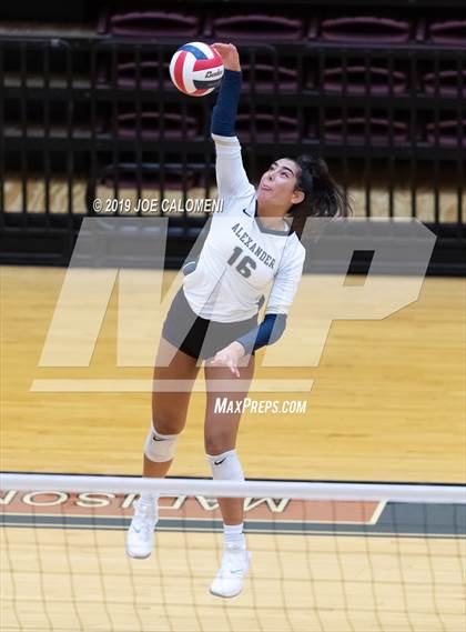 Thumbnail 1 in Reagan [Ronald] vs Alexander (NEISD Volleyball Tournament) photogallery.
