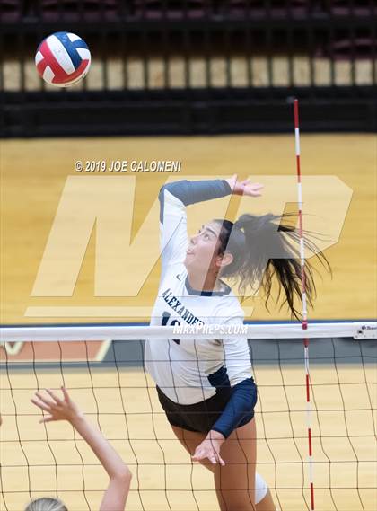 Thumbnail 1 in Reagan [Ronald] vs Alexander (NEISD Volleyball Tournament) photogallery.