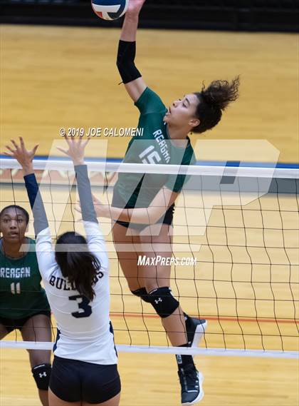 Thumbnail 2 in Reagan [Ronald] vs Alexander (NEISD Volleyball Tournament) photogallery.