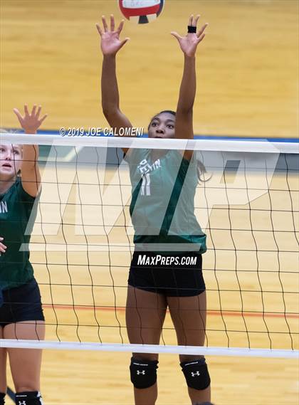 Thumbnail 2 in Reagan [Ronald] vs Alexander (NEISD Volleyball Tournament) photogallery.