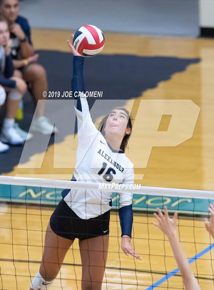 Thumbnail 3 in Reagan [Ronald] vs Alexander (NEISD Volleyball Tournament) photogallery.
