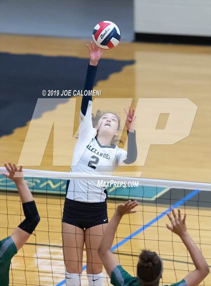Thumbnail 1 in Reagan [Ronald] vs Alexander (NEISD Volleyball Tournament) photogallery.