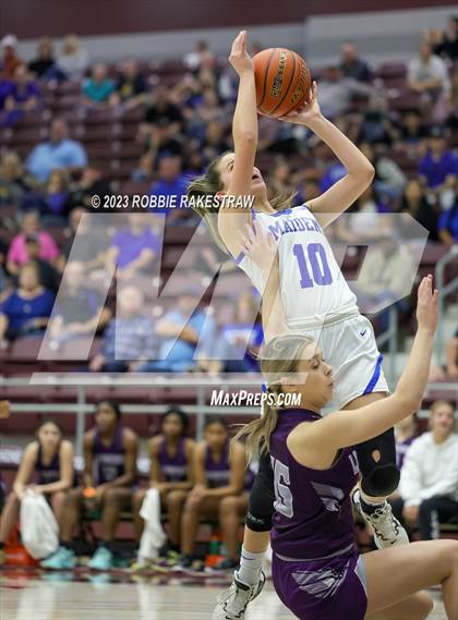 Thumbnail 1 in Frankston vs. LaPoynor (UIL 2A Regional Semifinal Playoff) photogallery.