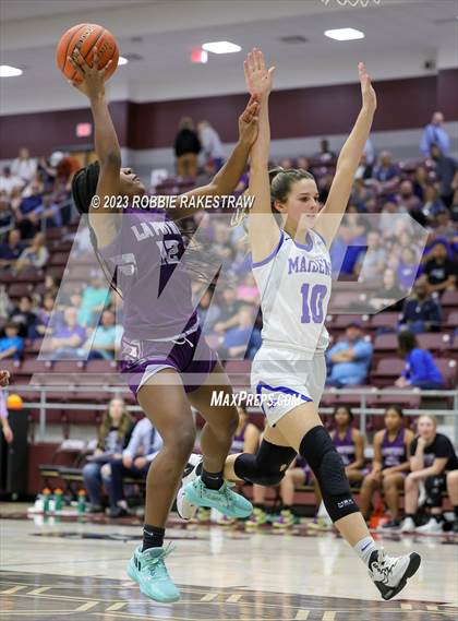 Thumbnail 2 in Frankston vs. LaPoynor (UIL 2A Regional Semifinal Playoff) photogallery.