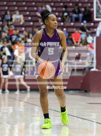 Thumbnail 1 in Frankston vs. LaPoynor (UIL 2A Regional Semifinal Playoff) photogallery.