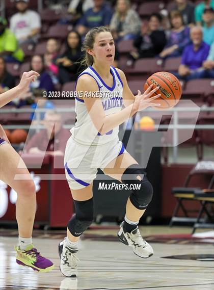 Thumbnail 2 in Frankston vs. LaPoynor (UIL 2A Regional Semifinal Playoff) photogallery.