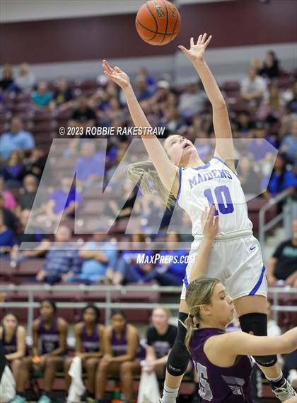 Thumbnail 3 in Frankston vs. LaPoynor (UIL 2A Regional Semifinal Playoff) photogallery.
