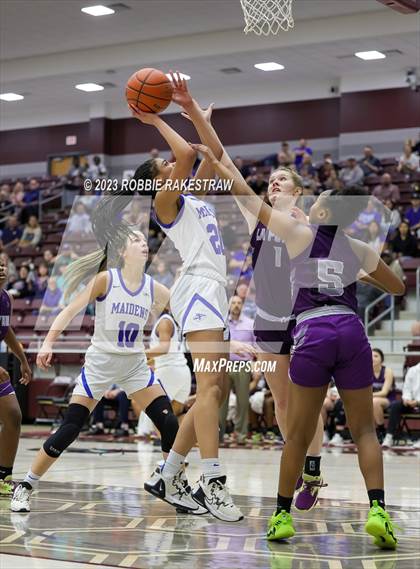 Thumbnail 1 in Frankston vs. LaPoynor (UIL 2A Regional Semifinal Playoff) photogallery.