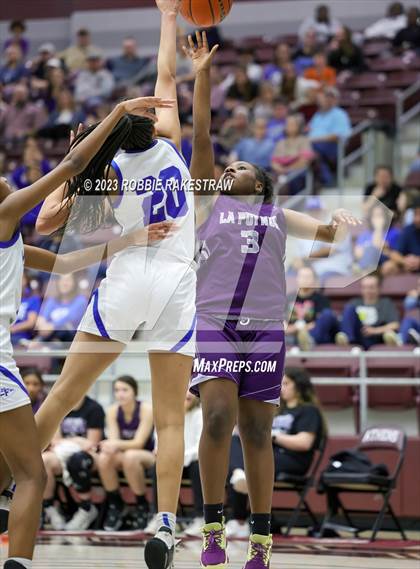 Thumbnail 3 in Frankston vs. LaPoynor (UIL 2A Regional Semifinal Playoff) photogallery.