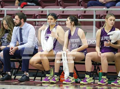Thumbnail 3 in Frankston vs. LaPoynor (UIL 2A Regional Semifinal Playoff) photogallery.