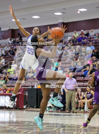 Thumbnail 2 in Frankston vs. LaPoynor (UIL 2A Regional Semifinal Playoff) photogallery.