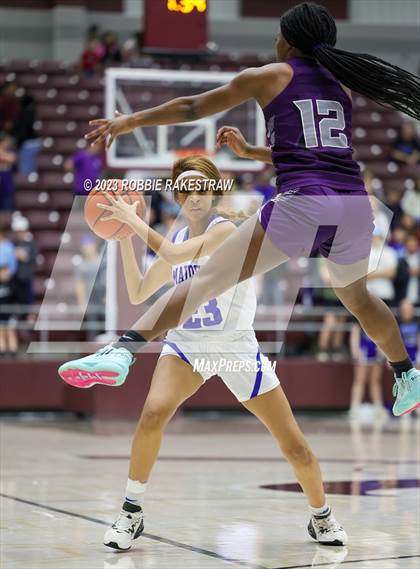 Thumbnail 1 in Frankston vs. LaPoynor (UIL 2A Regional Semifinal Playoff) photogallery.