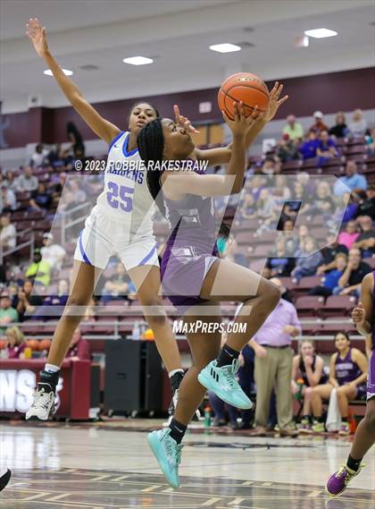 Thumbnail 3 in Frankston vs. LaPoynor (UIL 2A Regional Semifinal Playoff) photogallery.